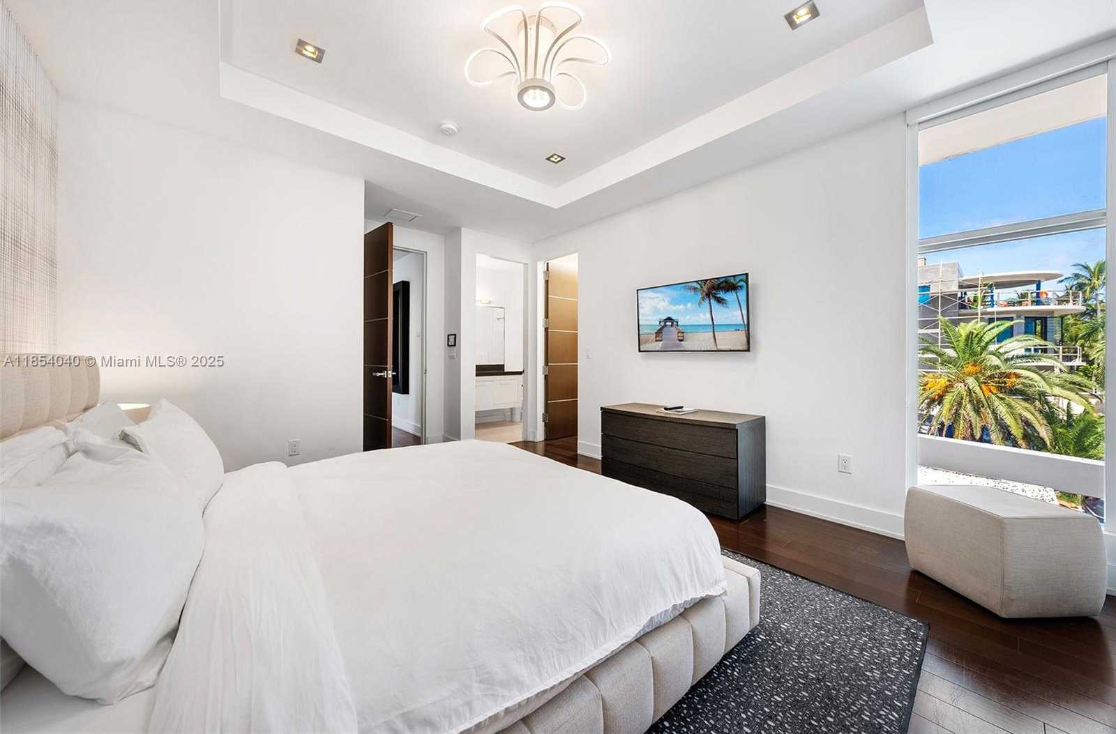 Small Image of 300 ROYAL PLAZA DR, Fort Lauderdale Number 46