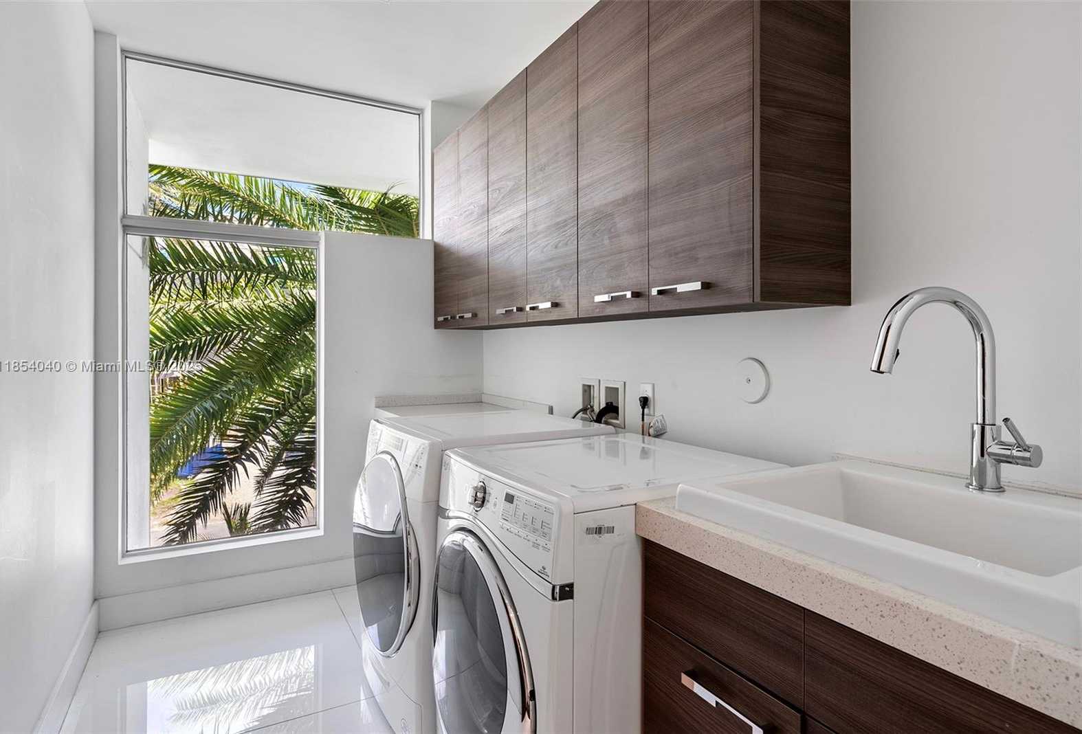 Small Image of 300 ROYAL PLAZA DR, Fort Lauderdale Number 47