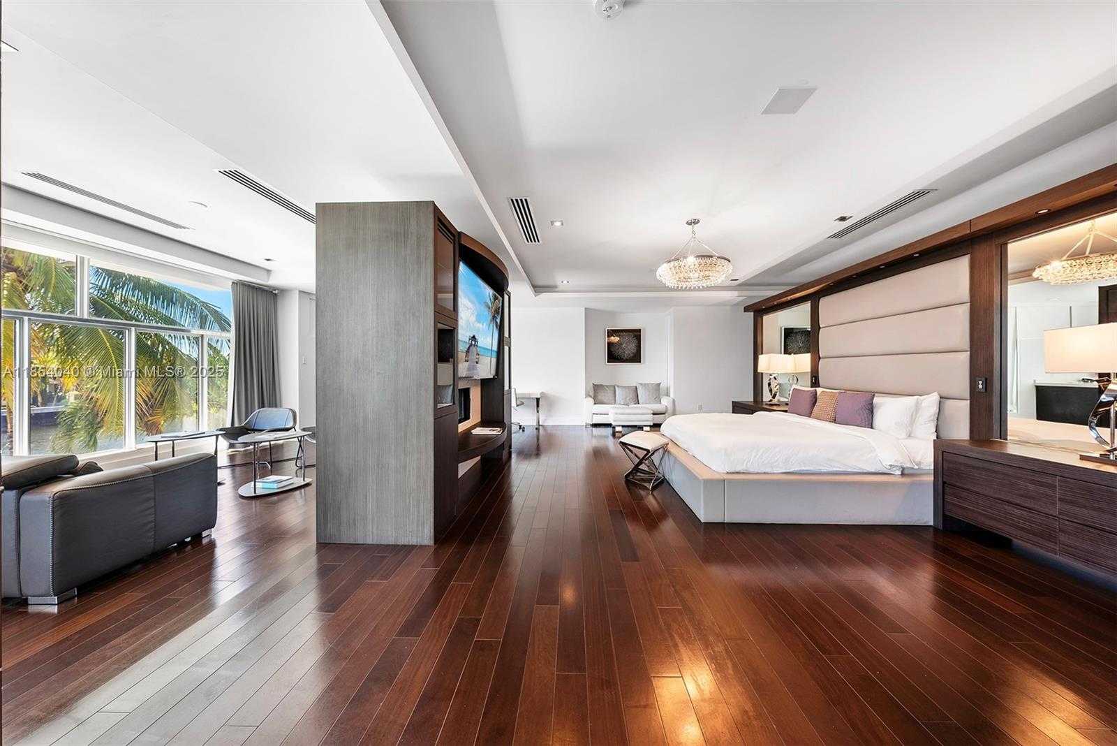 Small Image of 300 ROYAL PLAZA DR, Fort Lauderdale Number 48