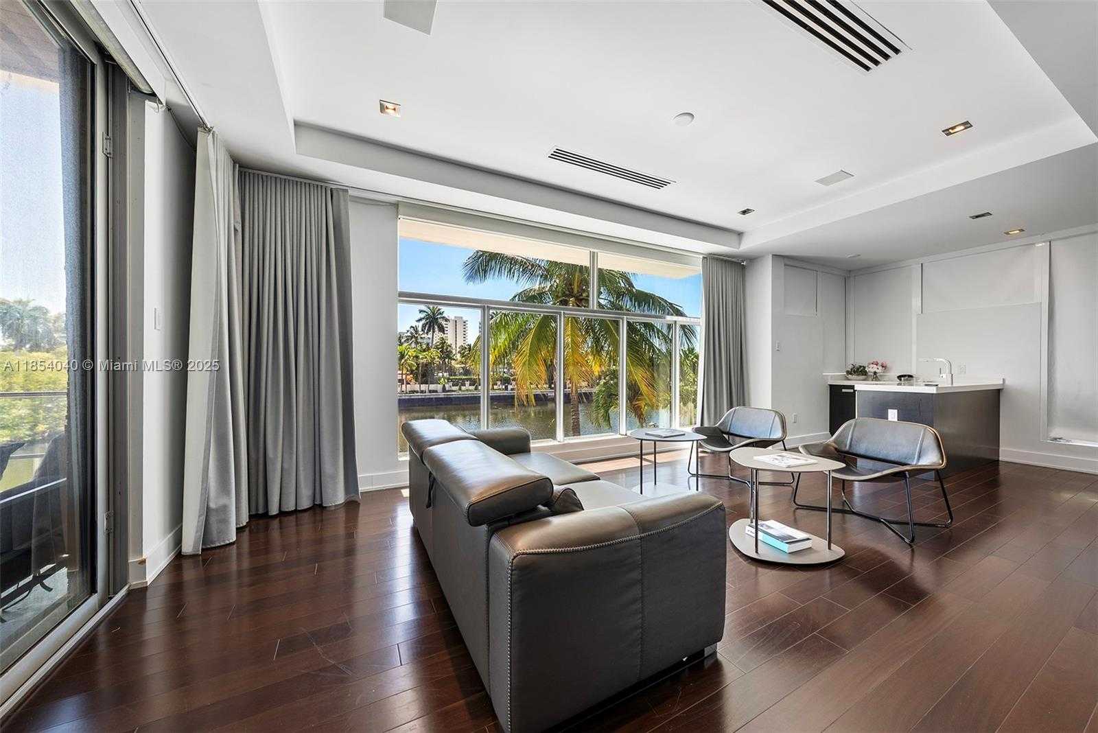 Small Image of 300 ROYAL PLAZA DR, Fort Lauderdale Number 49