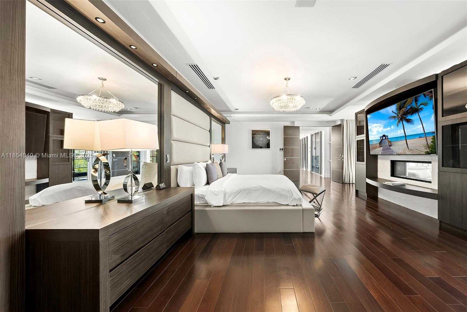 Small Image of 300 ROYAL PLAZA DR, Fort Lauderdale Number 54
