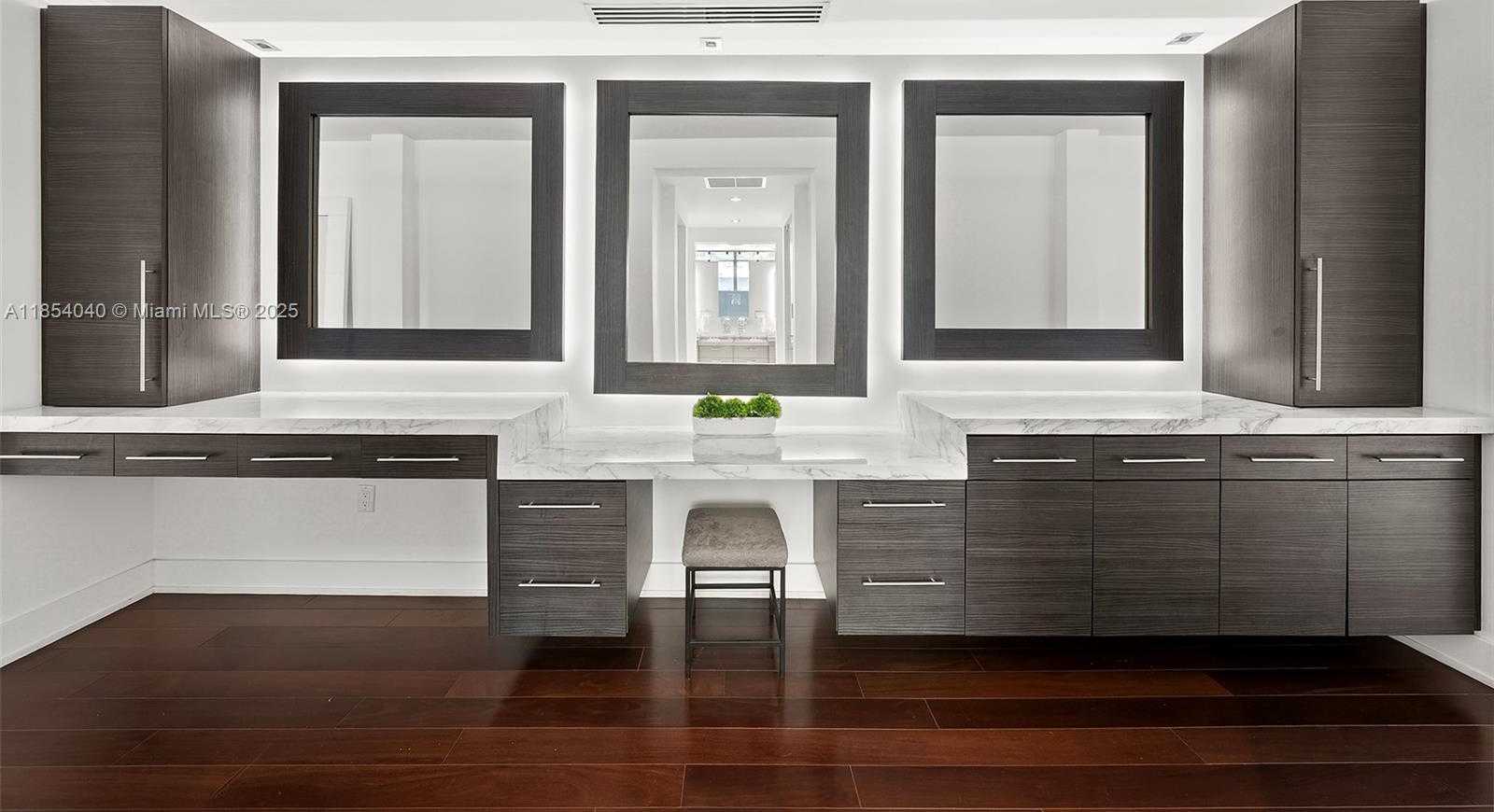 Small Image of 300 ROYAL PLAZA DR, Fort Lauderdale Number 56
