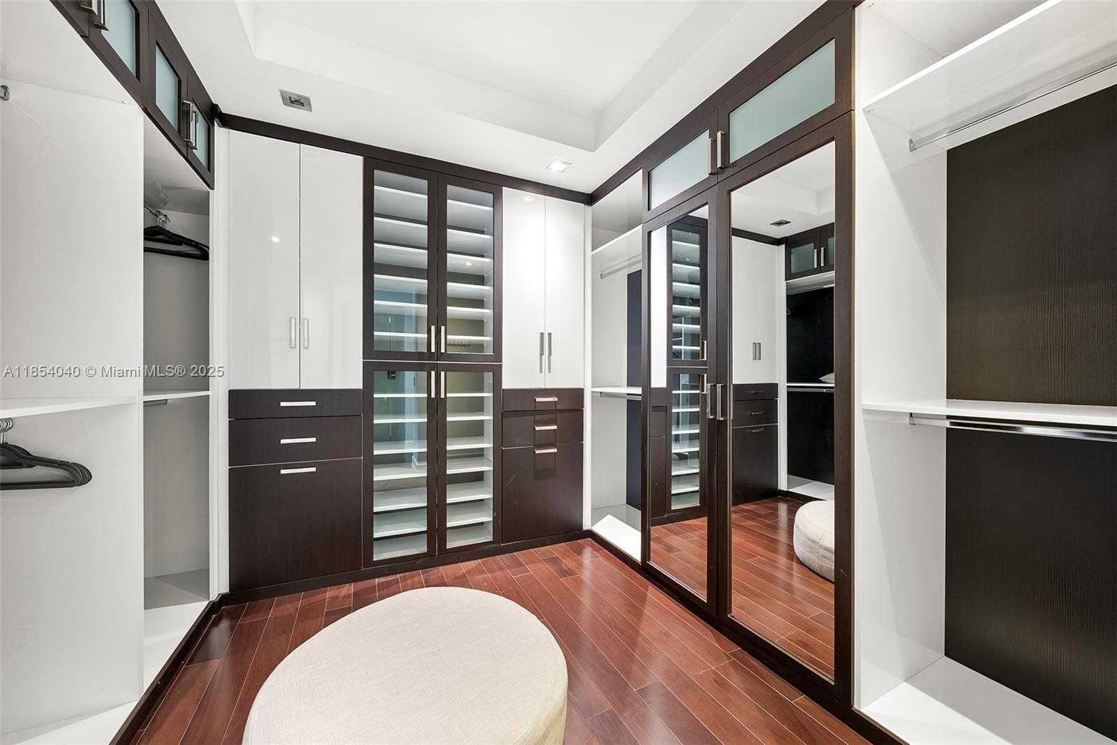 Small Image of 300 ROYAL PLAZA DR, Fort Lauderdale Number 57