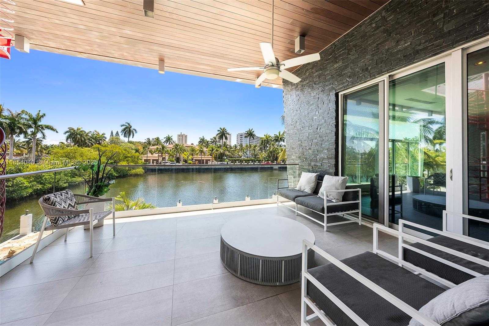 Small Image of 300 ROYAL PLAZA DR, Fort Lauderdale Number 64