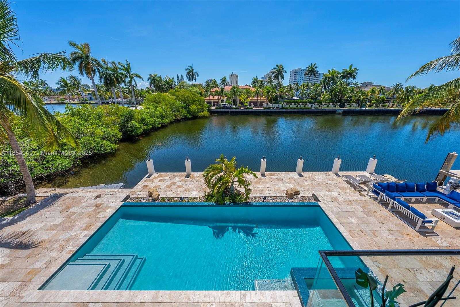 Small Image of 300 ROYAL PLAZA DR, Fort Lauderdale Number 78