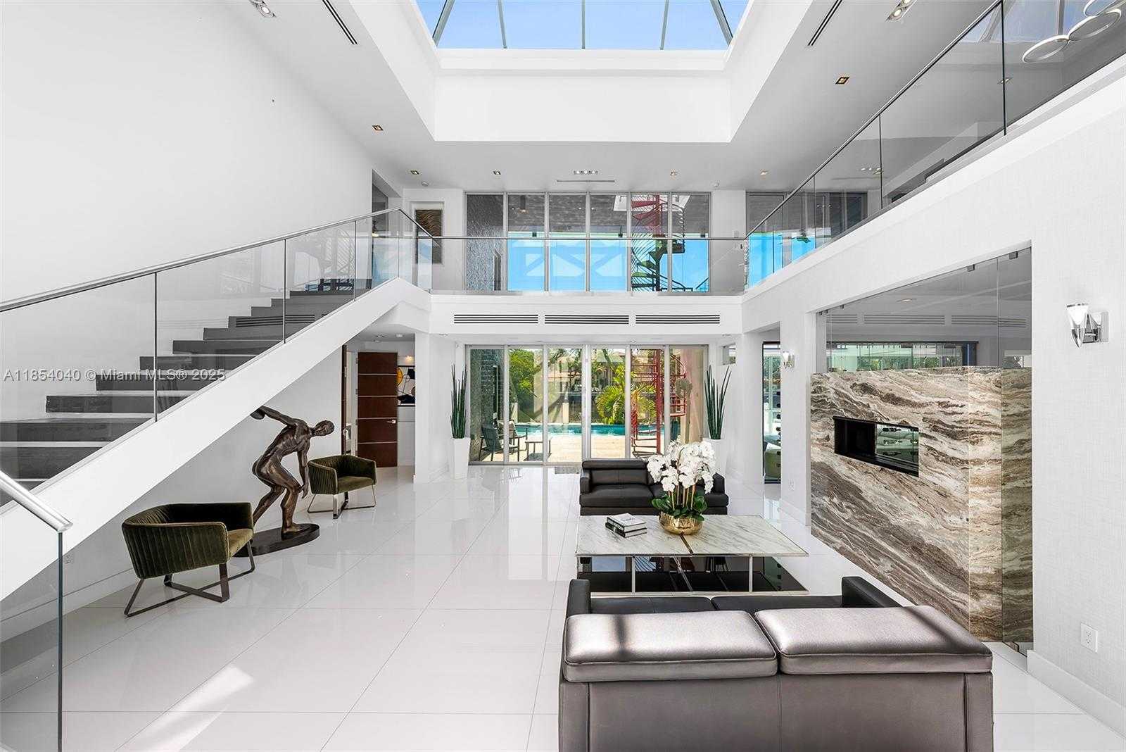Small Image of 300 ROYAL PLAZA DR, Fort Lauderdale Number 8