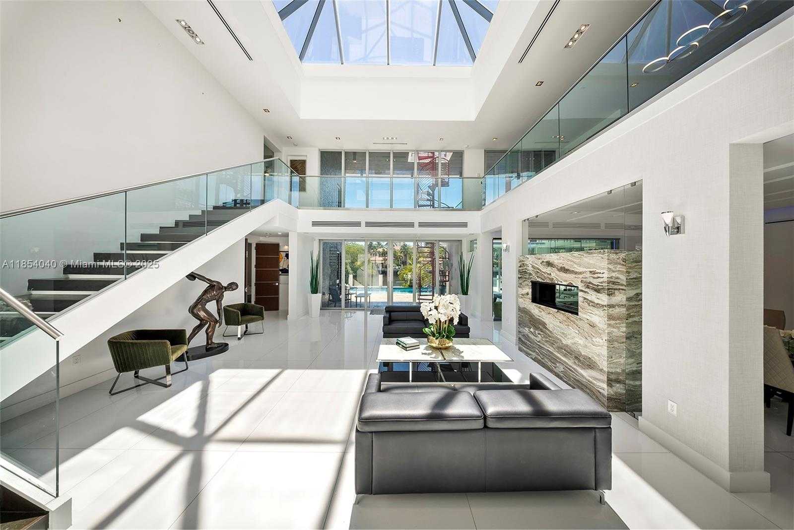 Small Image of 300 ROYAL PLAZA DR, Fort Lauderdale Number 84