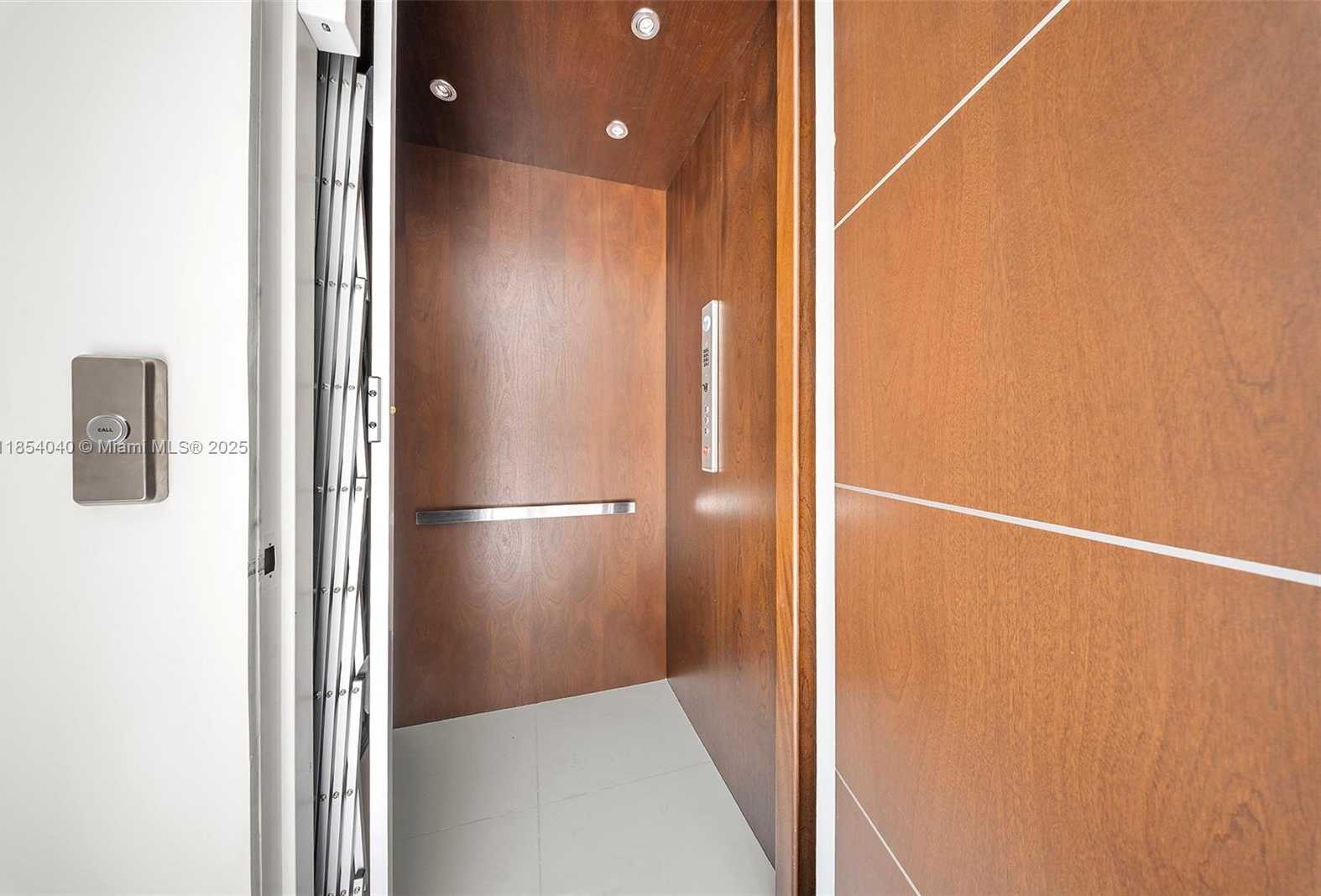 Small Image of 300 ROYAL PLAZA DR, Fort Lauderdale Number 89