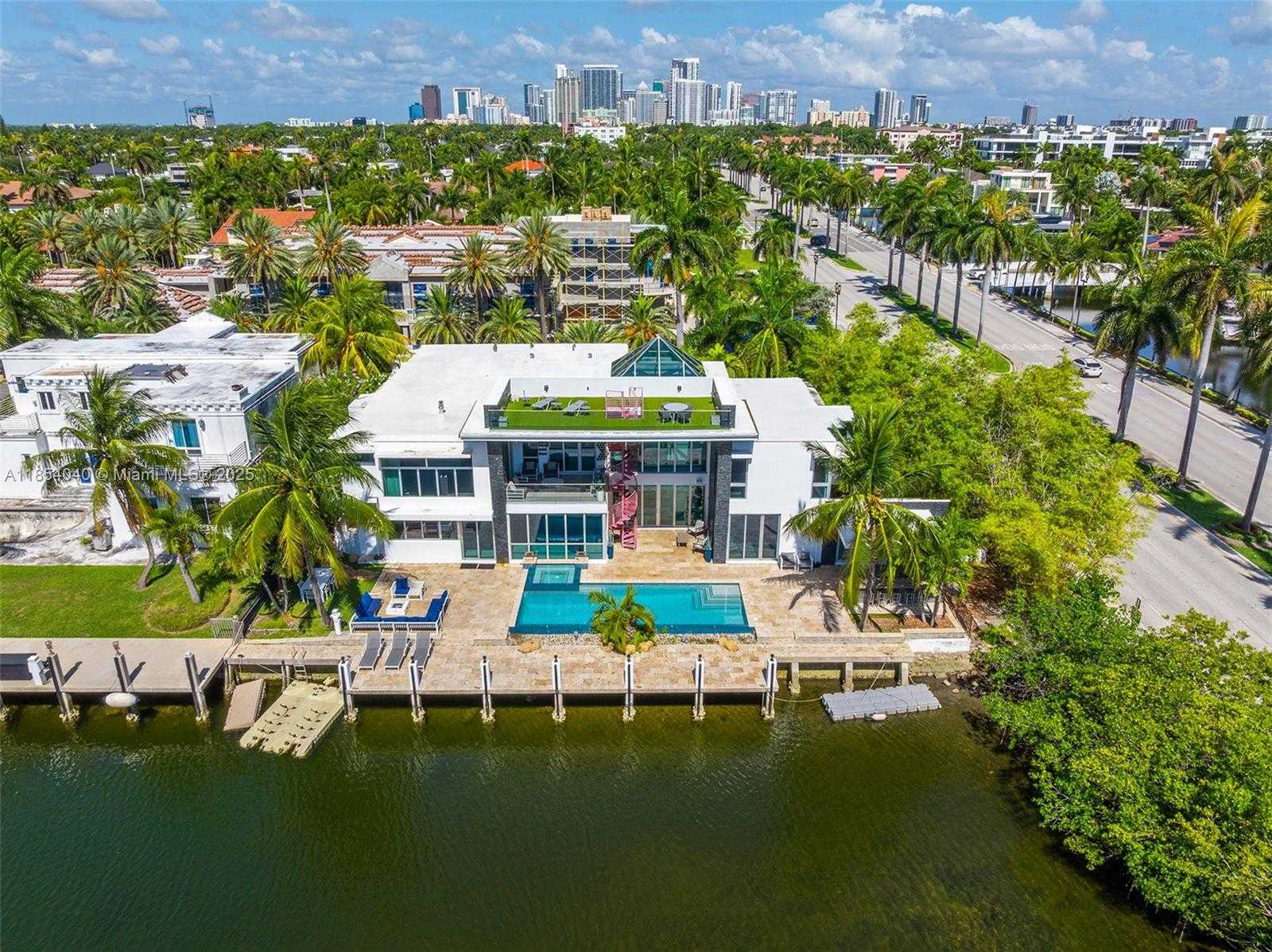 Small Image of 300 ROYAL PLAZA DR, Fort Lauderdale Number 93