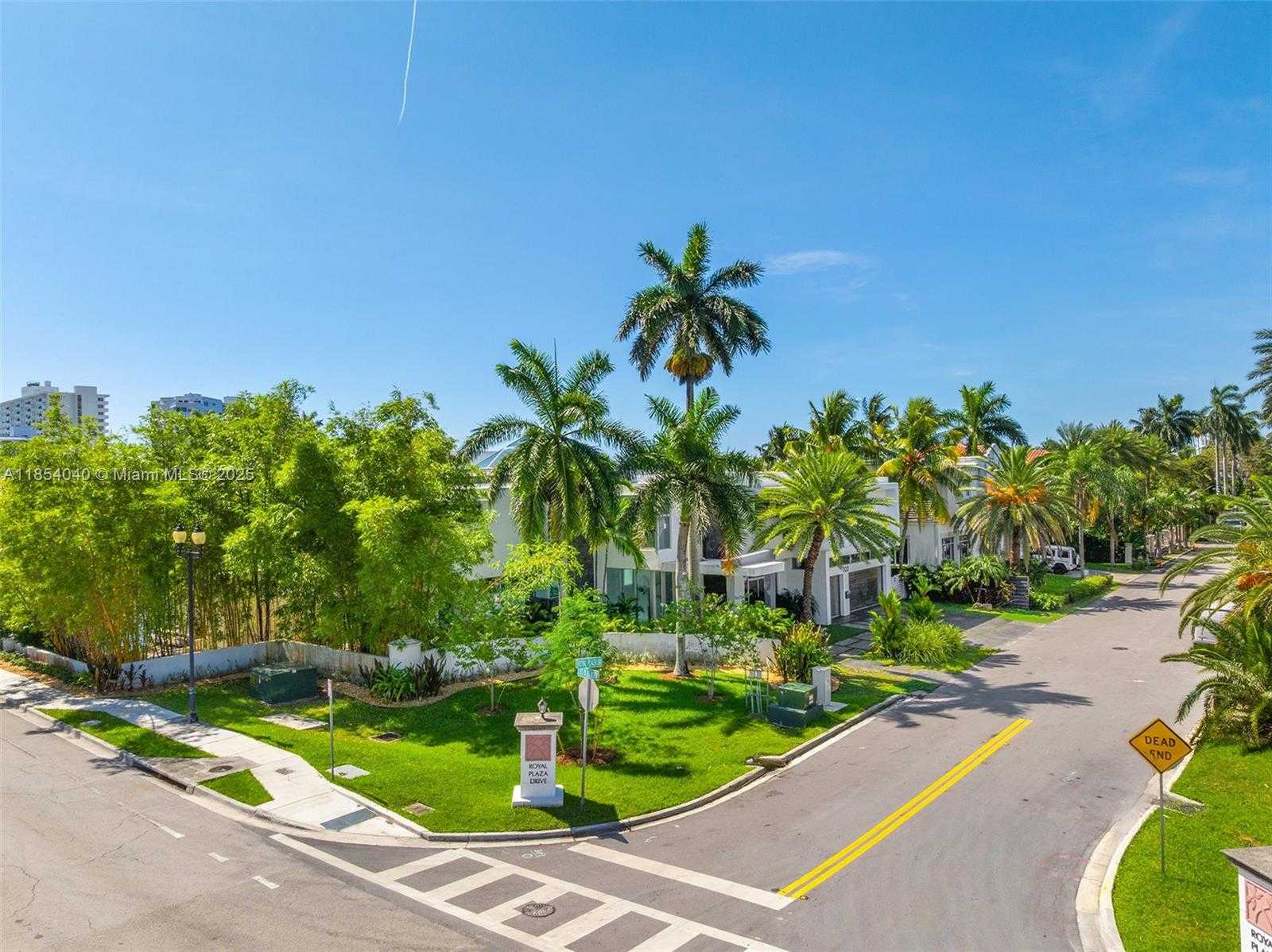 Small Image of 300 ROYAL PLAZA DR, Fort Lauderdale Number 96