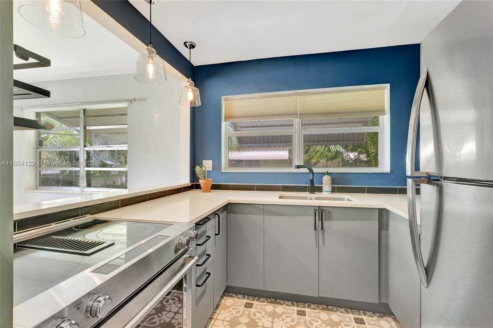 Small Image of 517 SOUTH 19TH AVE, Hollywood Number 5