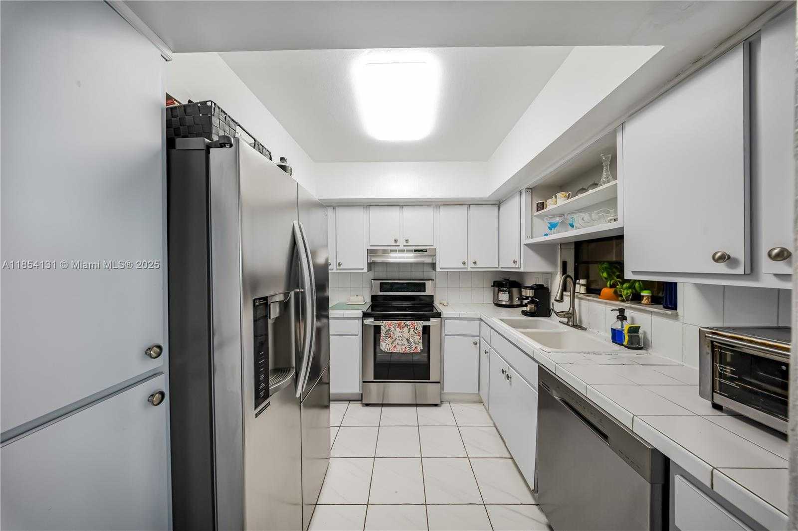 Small Image of 7605 WEST 6TH AVE, Hialeah Number 15