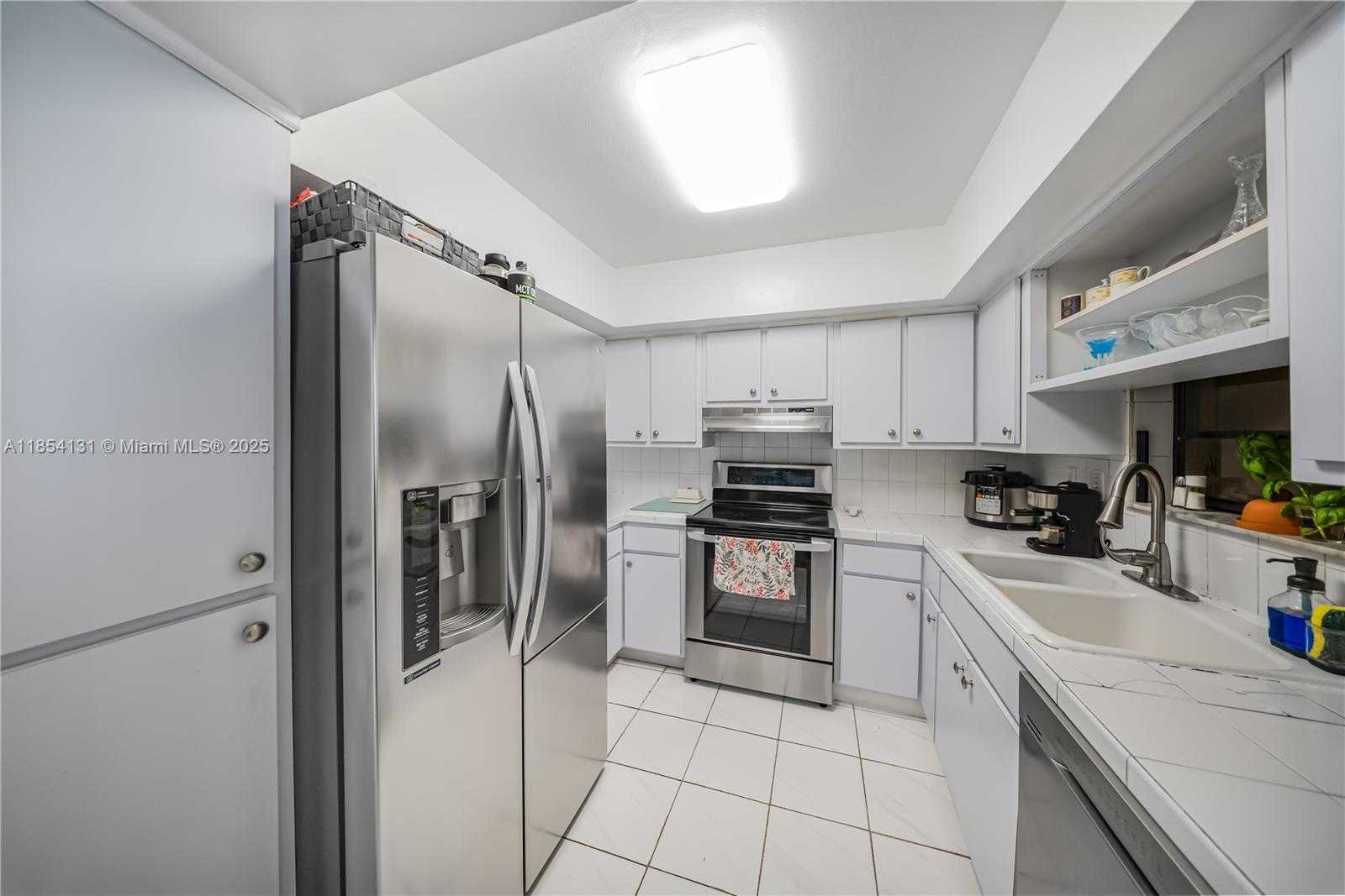 Small Image of 7605 WEST 6TH AVE, Hialeah Number 16
