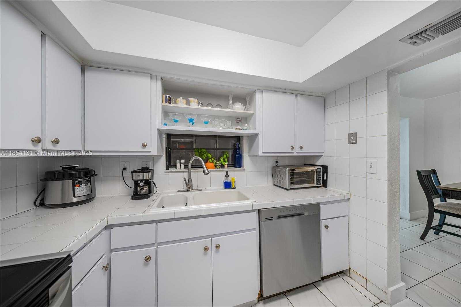 Small Image of 7605 WEST 6TH AVE, Hialeah Number 17