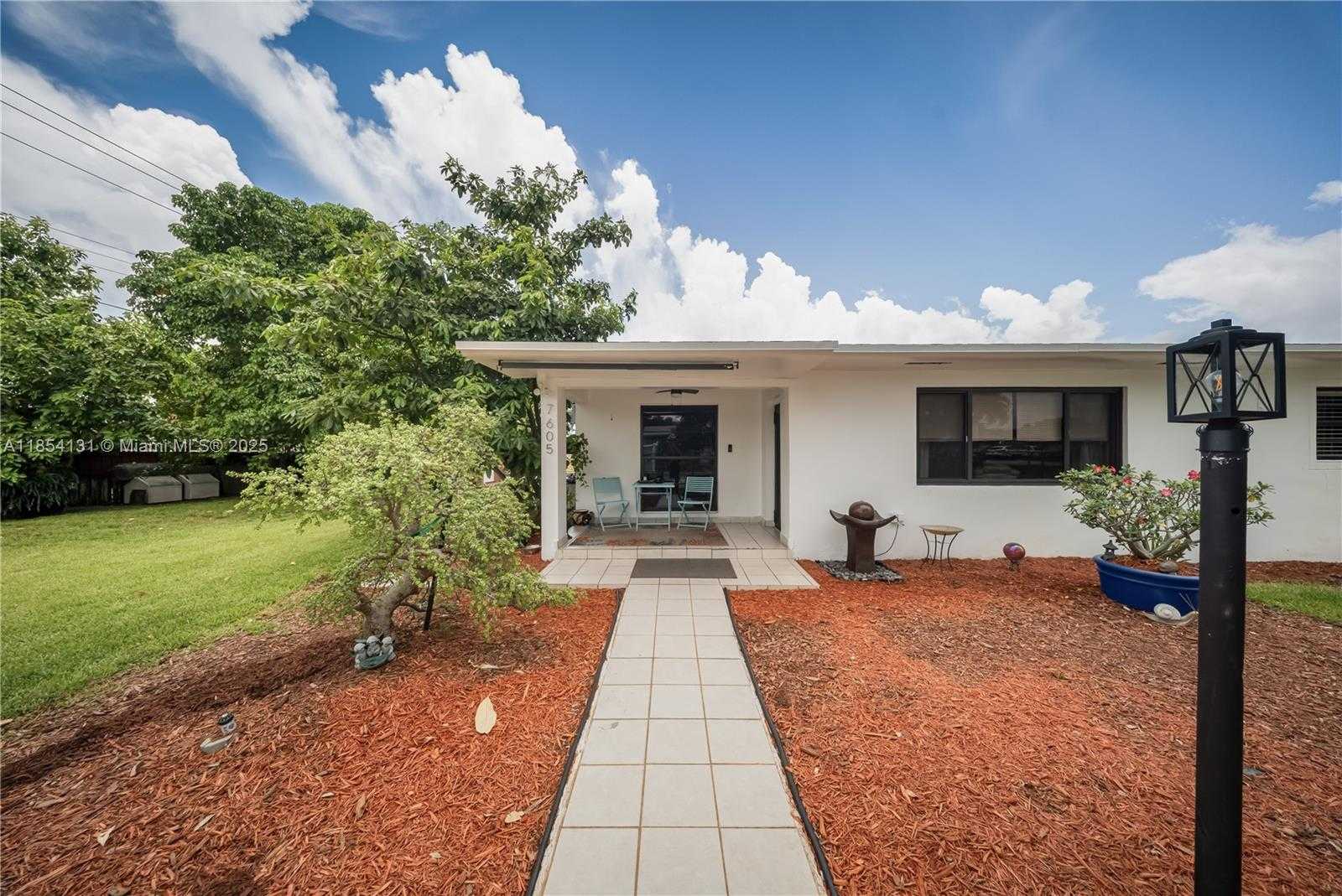 Small Image of 7605 WEST 6TH AVE, Hialeah Number 2