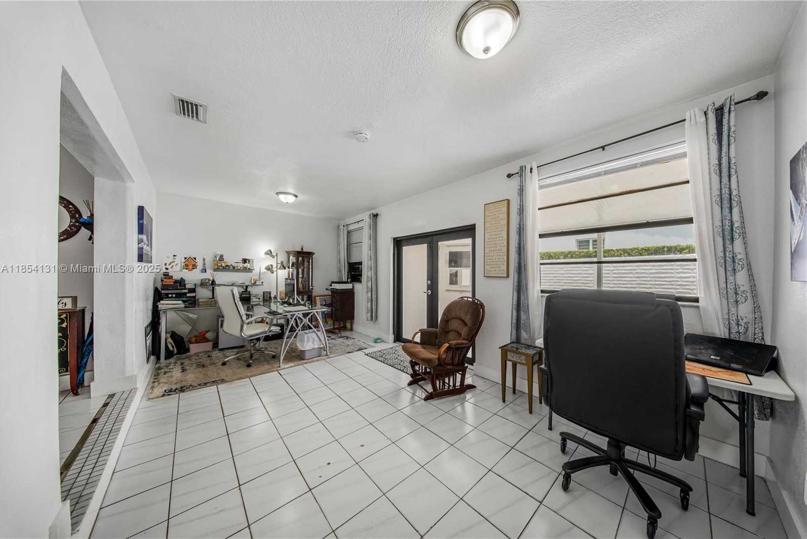 Small Image of 7605 WEST 6TH AVE, Hialeah Number 20