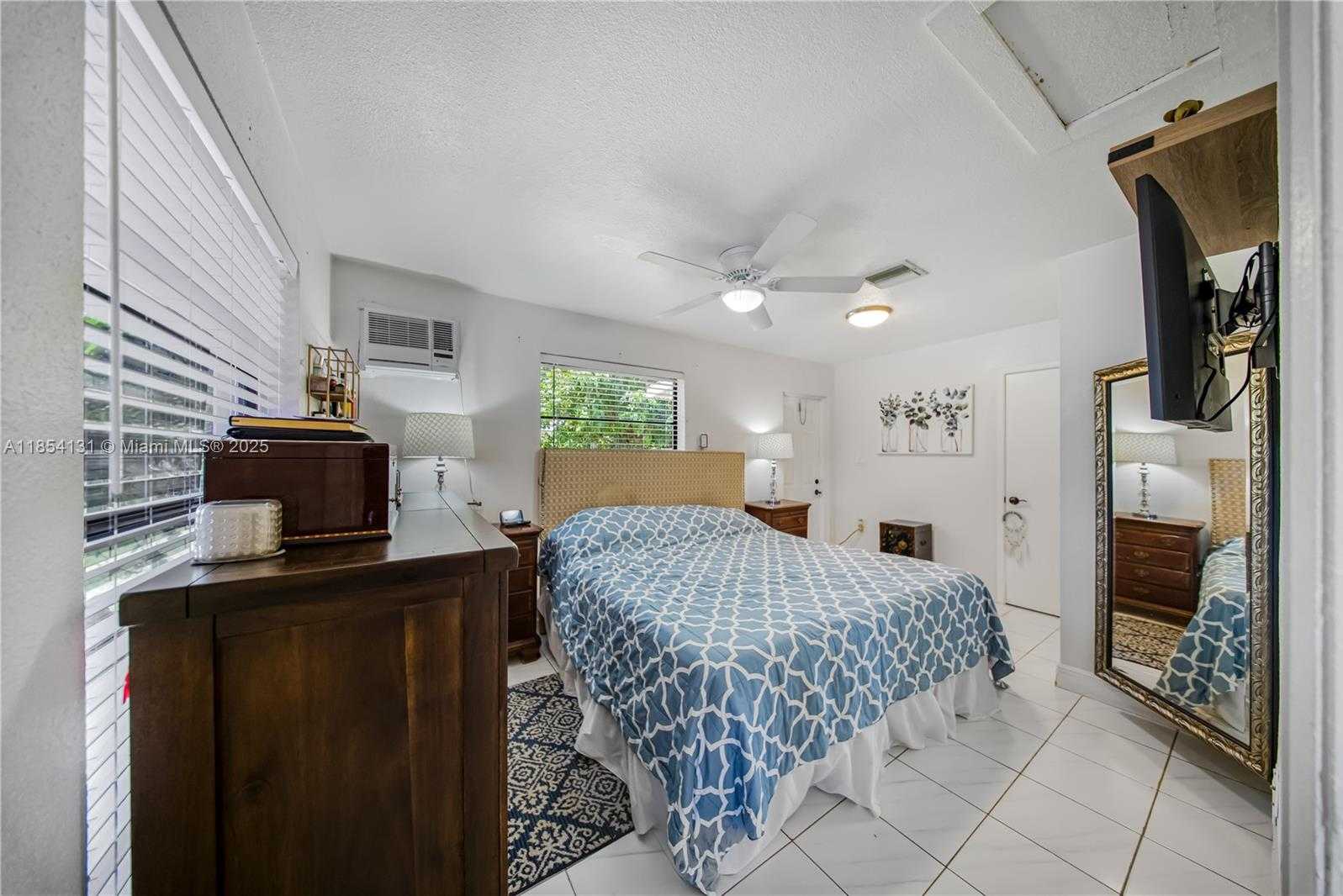 Small Image of 7605 WEST 6TH AVE, Hialeah Number 24
