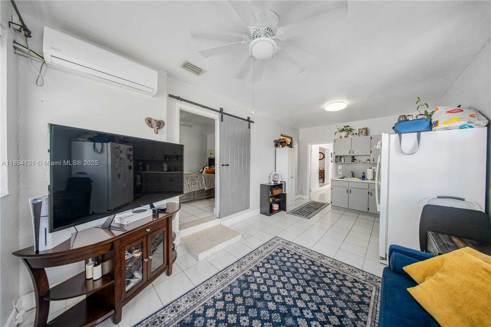 Small Image of 7605 WEST 6TH AVE, Hialeah Number 28
