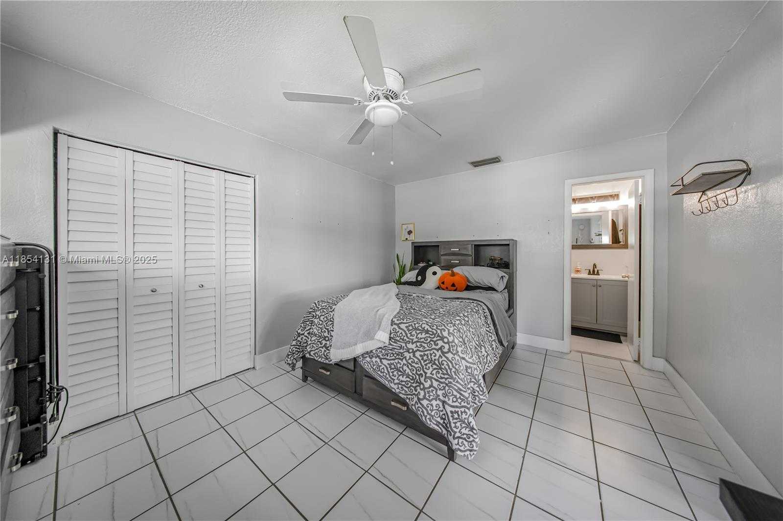 Small Image of 7605 WEST 6TH AVE, Hialeah Number 30