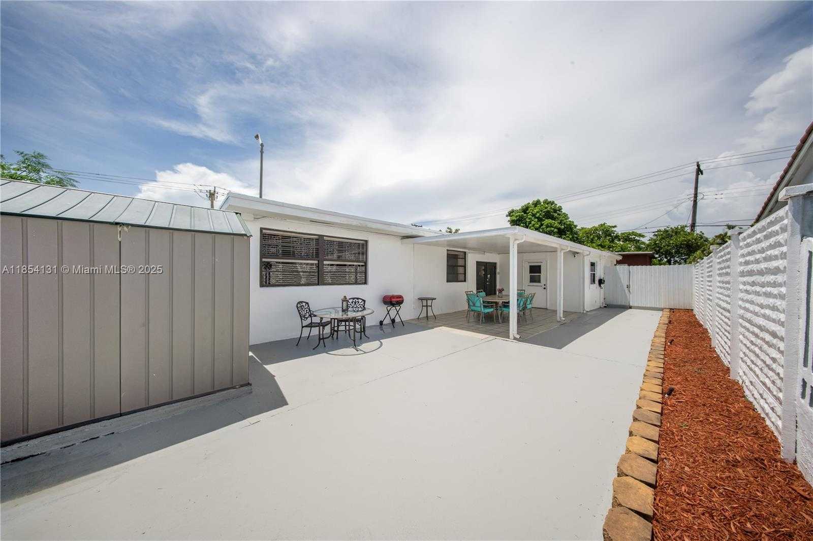 Small Image of 7605 WEST 6TH AVE, Hialeah Number 38