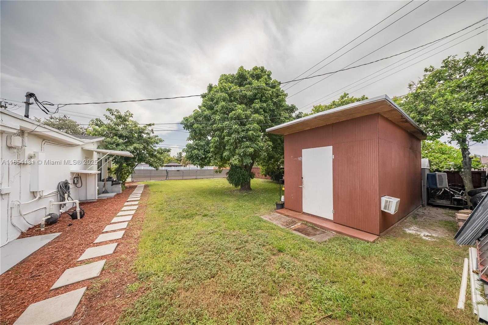 Small Image of 7605 WEST 6TH AVE, Hialeah Number 41