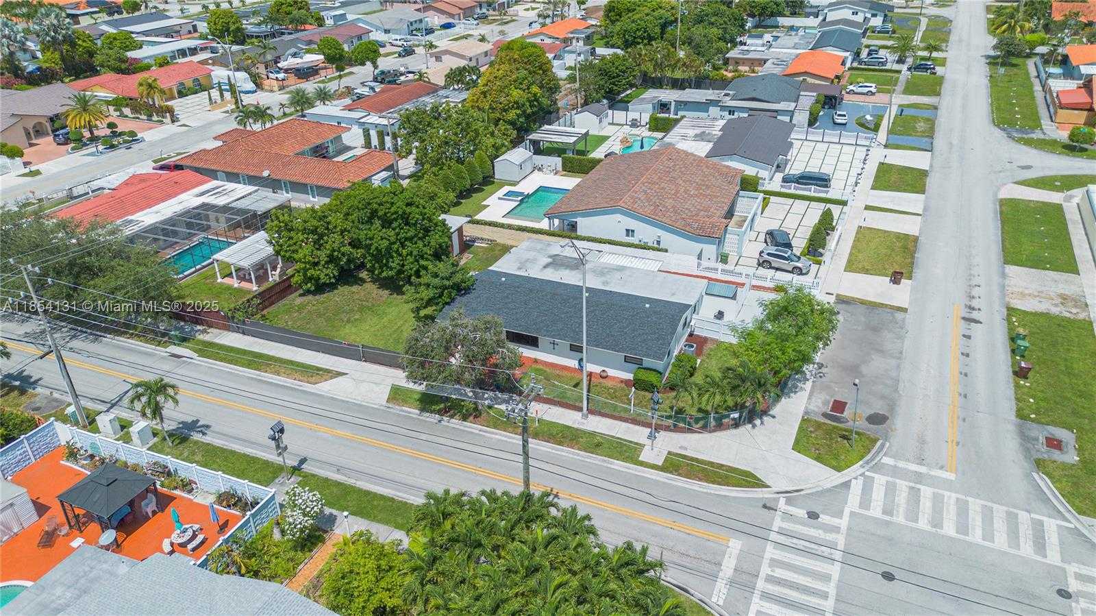 Small Image of 7605 WEST 6TH AVE, Hialeah Number 44