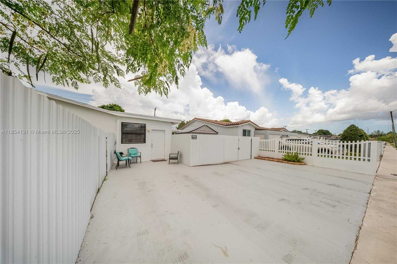 Small Image of 7605 WEST 6TH AVE, Hialeah Number 7