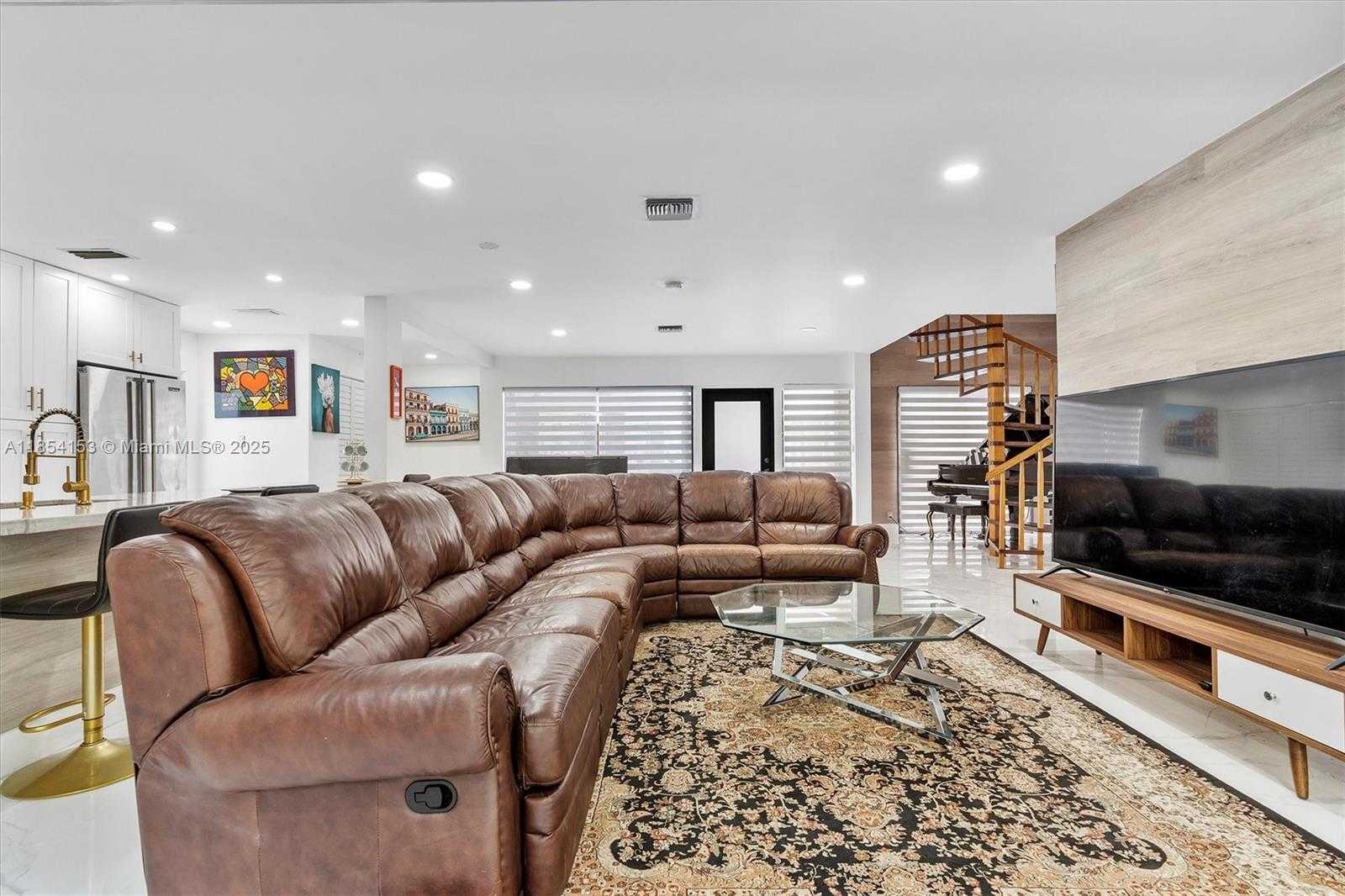 Small Image of 3375 NORTH EAST 20TH AVE, Oakland Park Number 13