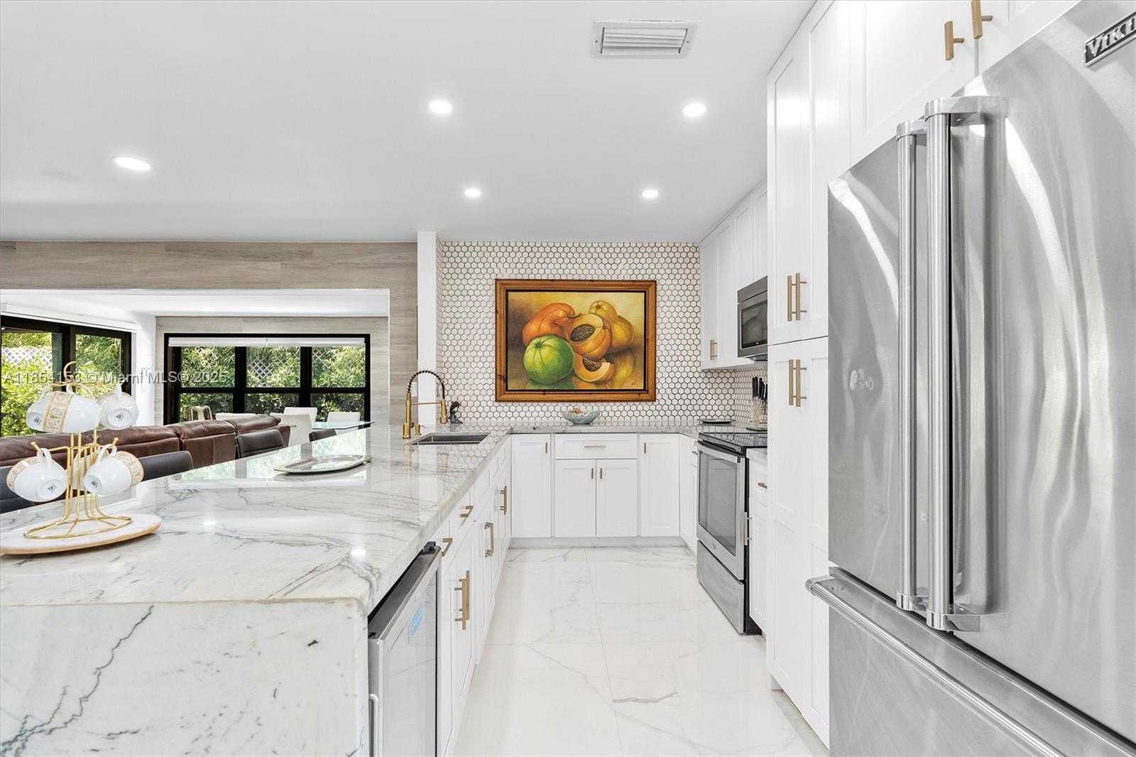 Small Image of 3375 NORTH EAST 20TH AVE, Oakland Park Number 5