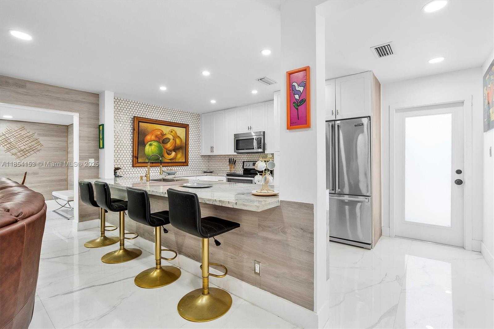 Small Image of 3375 NORTH EAST 20TH AVE, Oakland Park Number 9