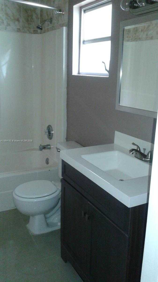 Small Image of 5960 NORTH WEST 16TH CT, Sunrise Number 15