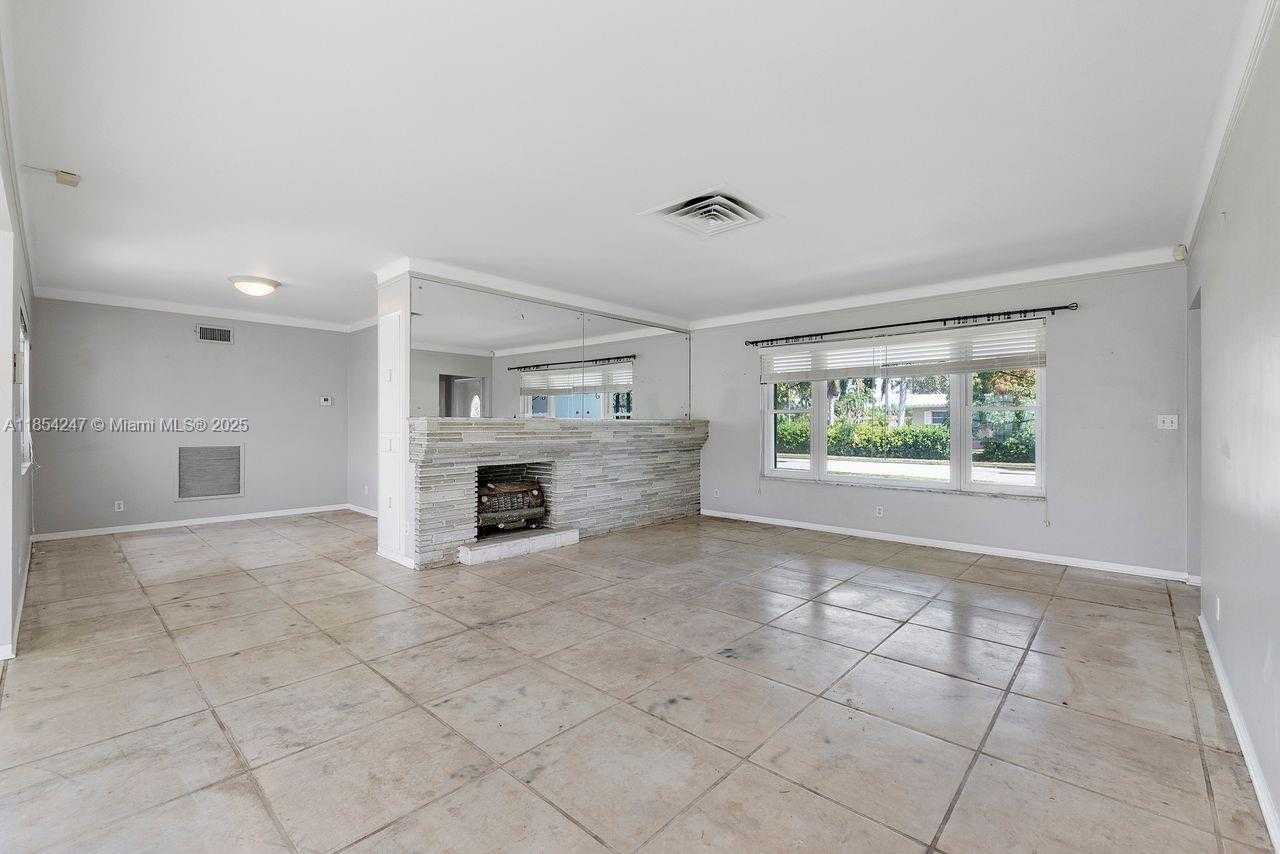 Small Image of 1150 ADAMS ST, Hollywood Number 13