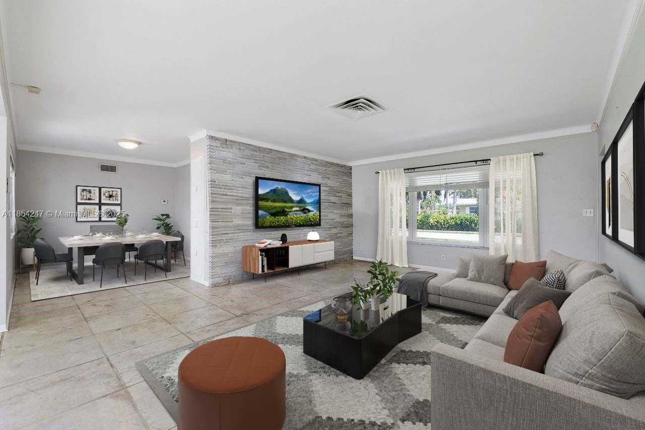 Small Image of 1150 ADAMS ST, Hollywood Number 2