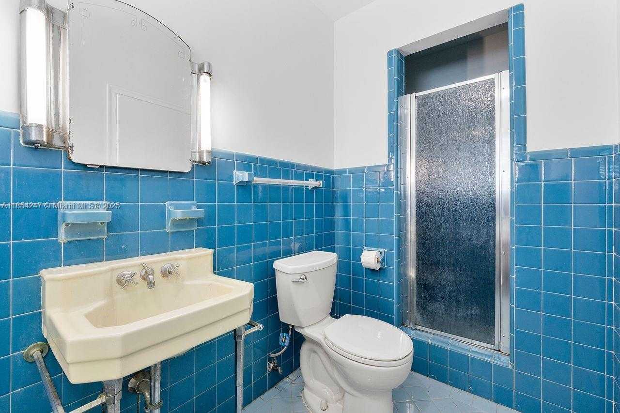 Small Image of 1150 ADAMS ST, Hollywood Number 20