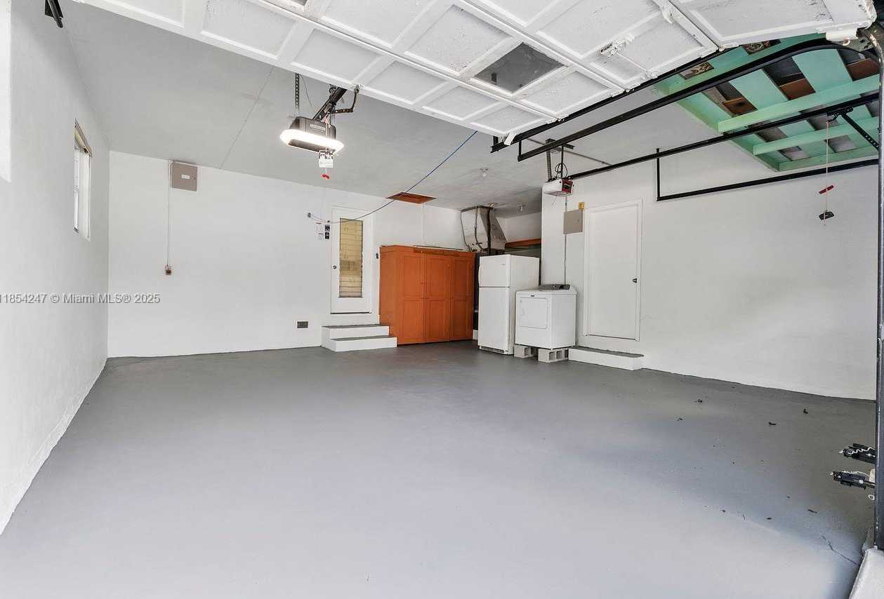 Small Image of 1150 ADAMS ST, Hollywood Number 23