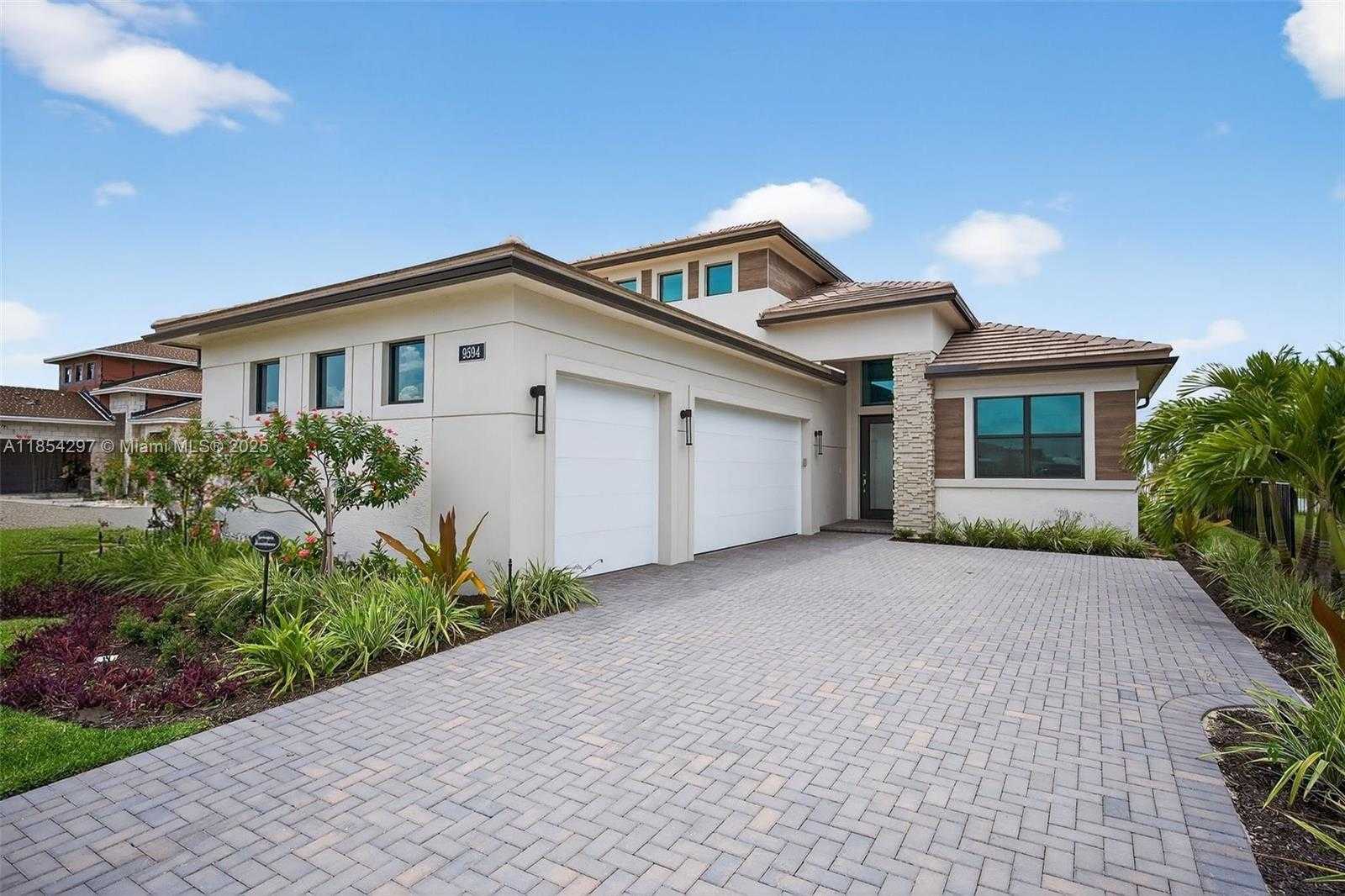 Small Image of 9594 ST GERMAIN DR, Palm Beach Gardens Number 2