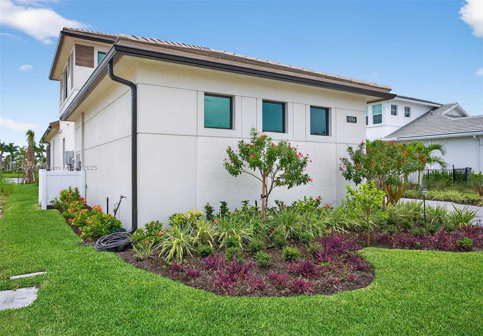 Small Image of 9594 ST GERMAIN DR, Palm Beach Gardens Number 43