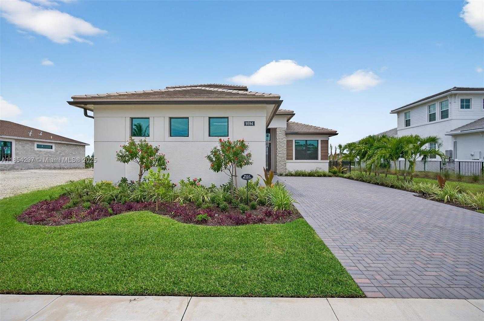 Small Image of 9594 ST GERMAIN DR, Palm Beach Gardens Number 44