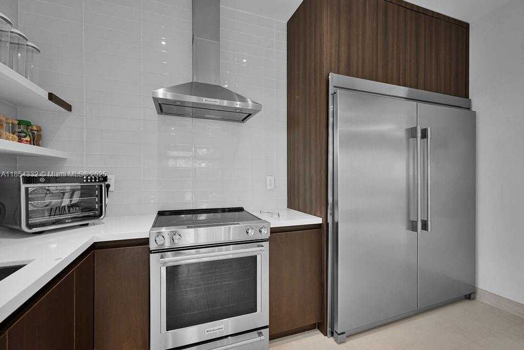 Small Image of 919 NORTH NORTHLAKE DR, Hollywood Number 28