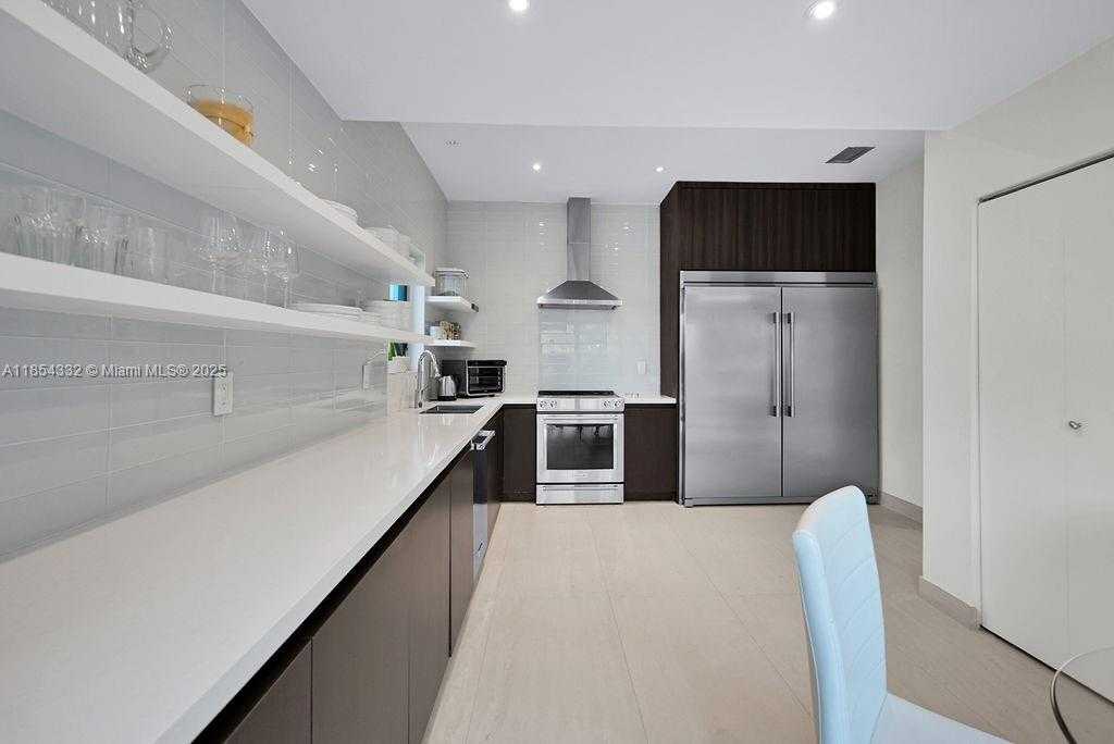 Small Image of 919 NORTH NORTHLAKE DR, Hollywood Number 31