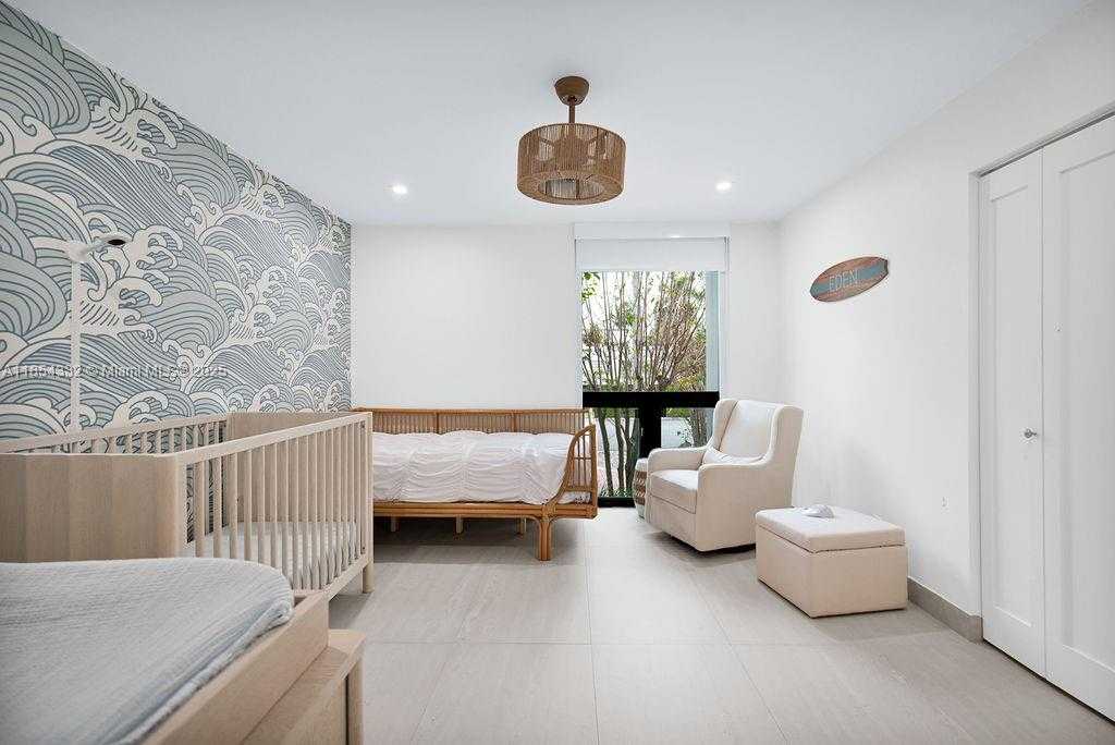 Small Image of 919 NORTH NORTHLAKE DR, Hollywood Number 48