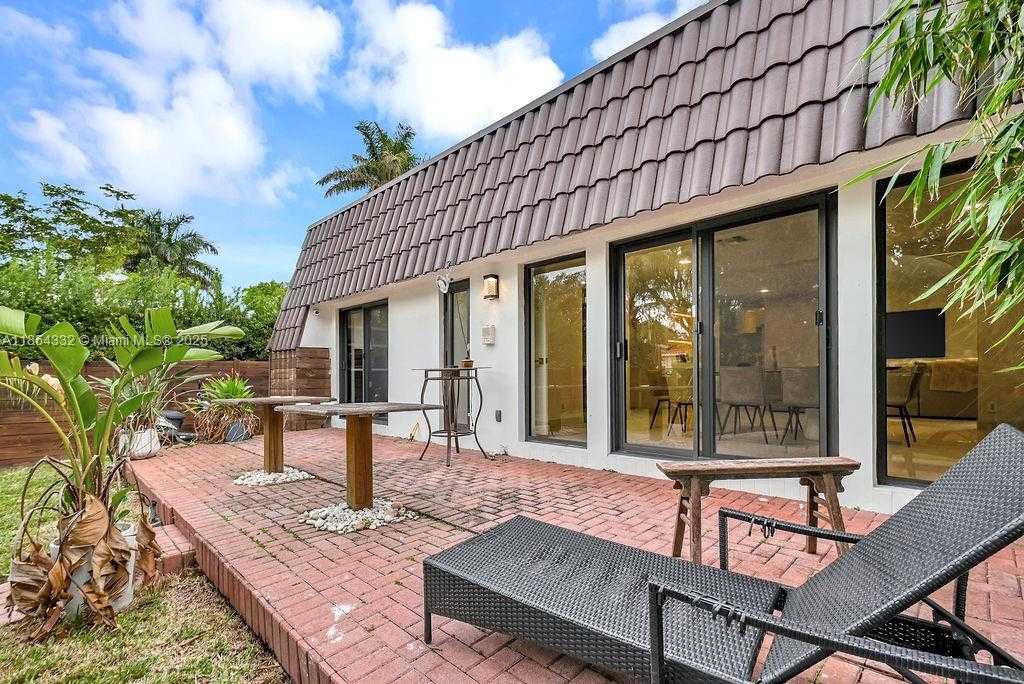Small Image of 919 NORTH NORTHLAKE DR, Hollywood Number 61