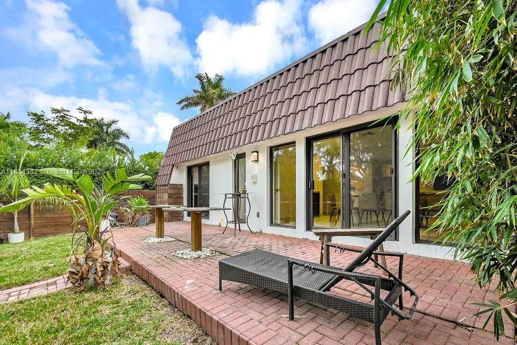 Small Image of 919 NORTH NORTHLAKE DR, Hollywood Number 62