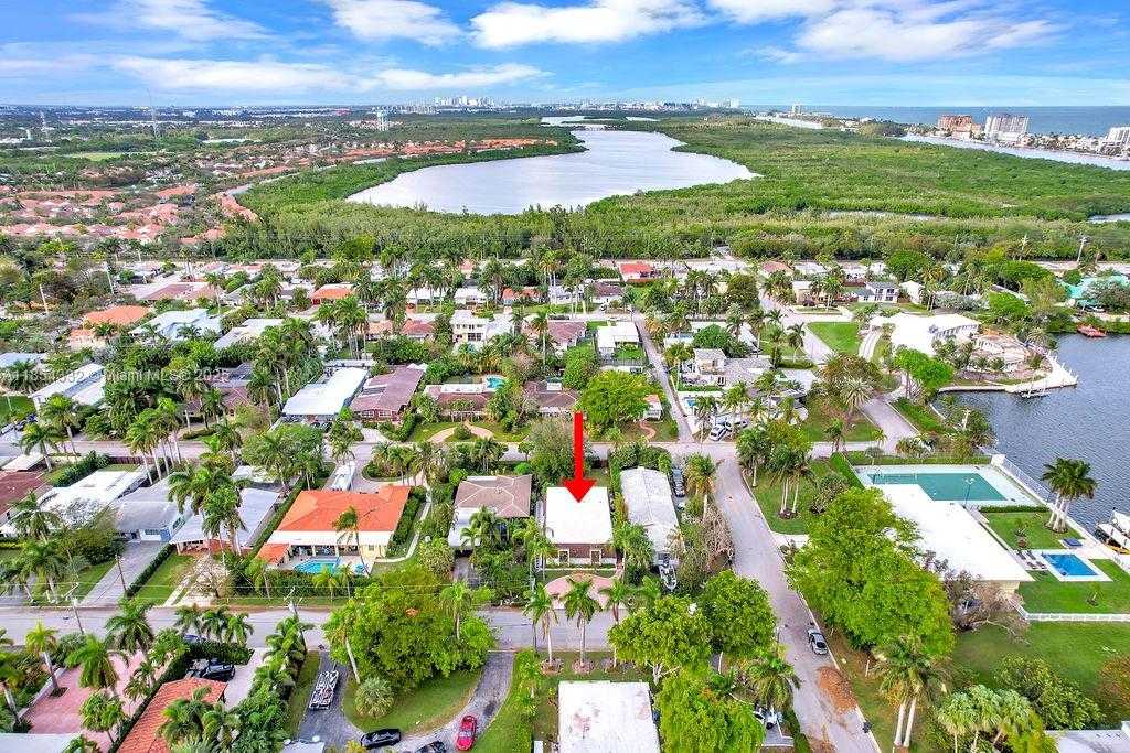 Small Image of 919 NORTH NORTHLAKE DR, Hollywood Number 65