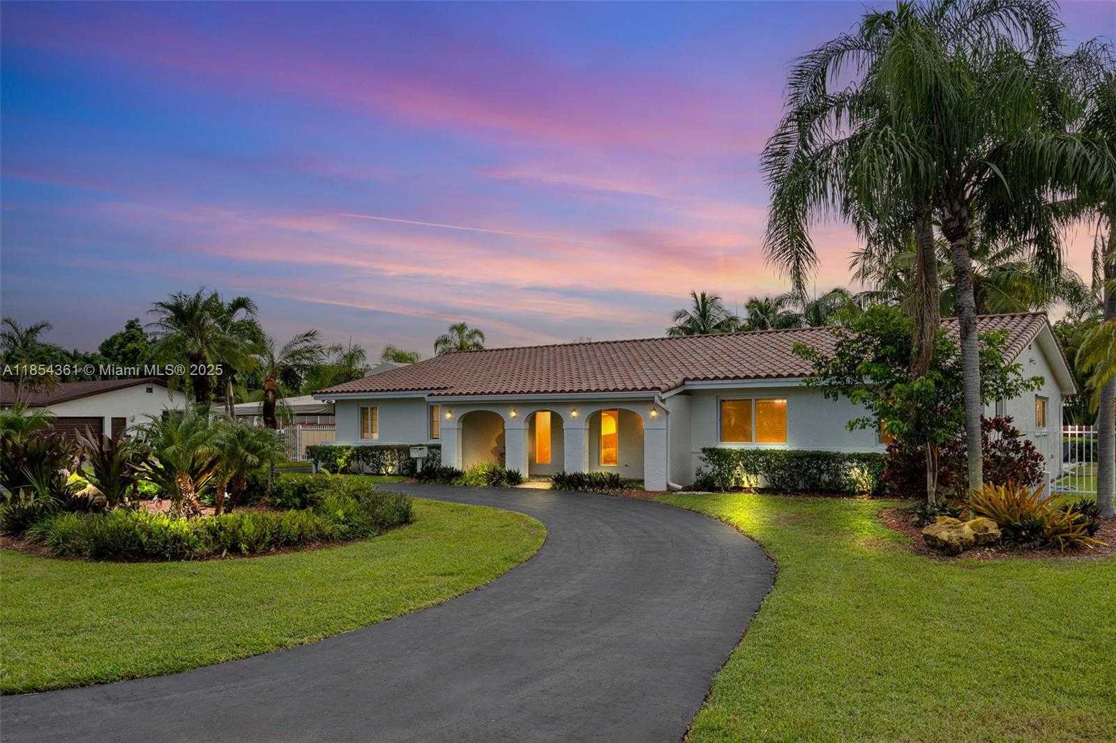 Small Image of 17222 SOUTH WEST 88TH AVE, Palmetto Bay Number 3
