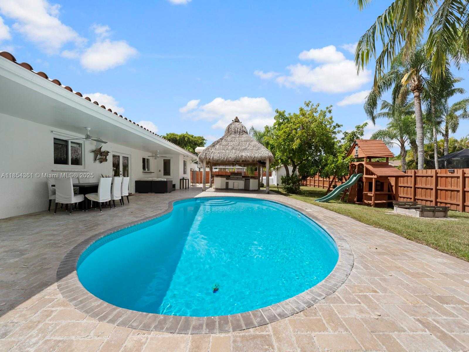 Small Image of 17222 SOUTH WEST 88TH AVE, Palmetto Bay Number 38