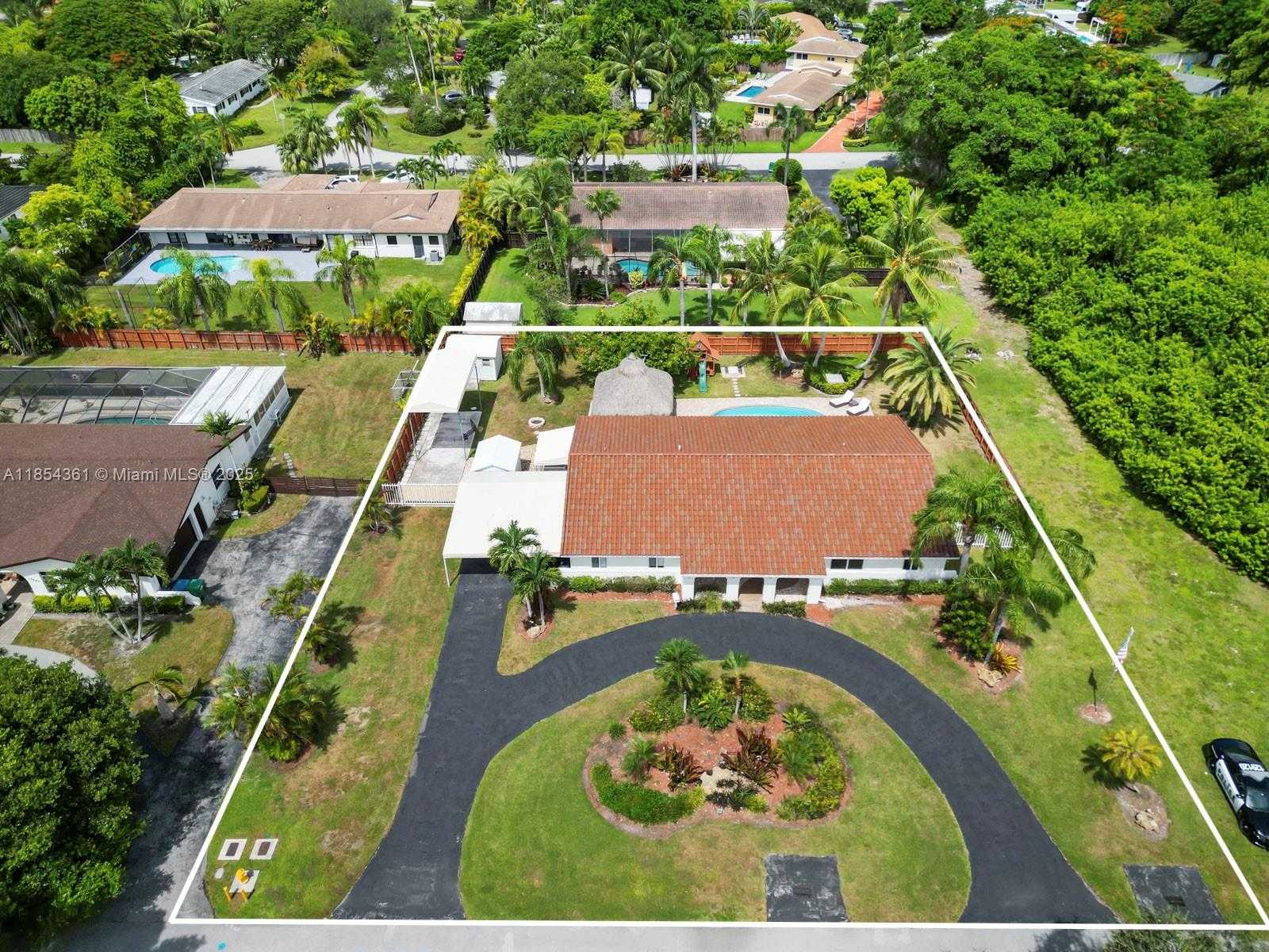 Small Image of 17222 SOUTH WEST 88TH AVE, Palmetto Bay Number 44