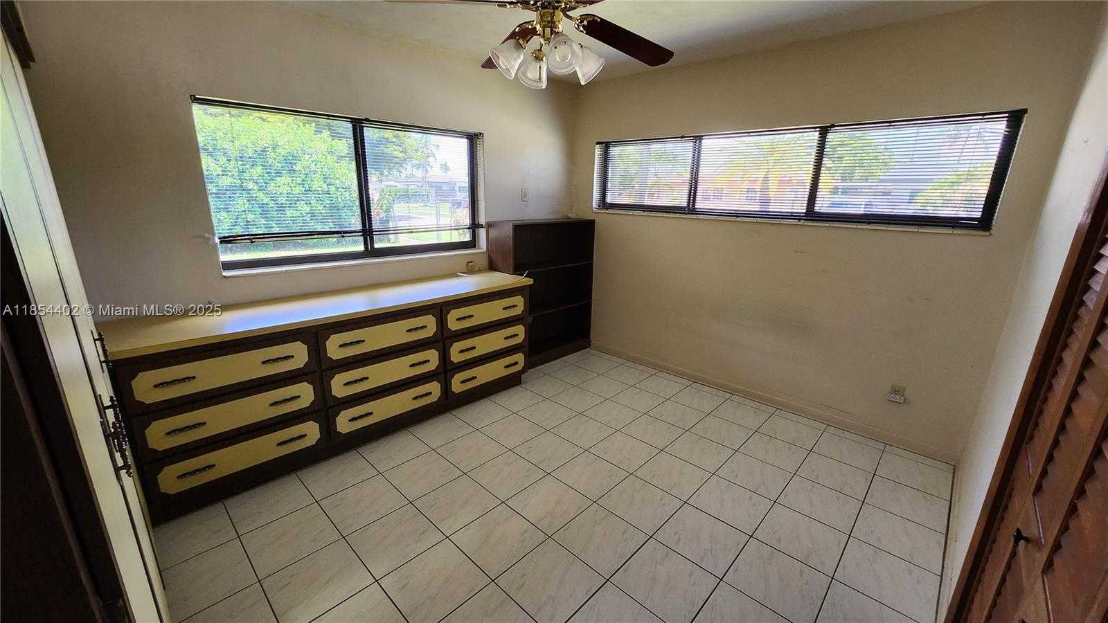 Small Image of 6241 NORTH WEST 110TH ST, Hialeah Number 12