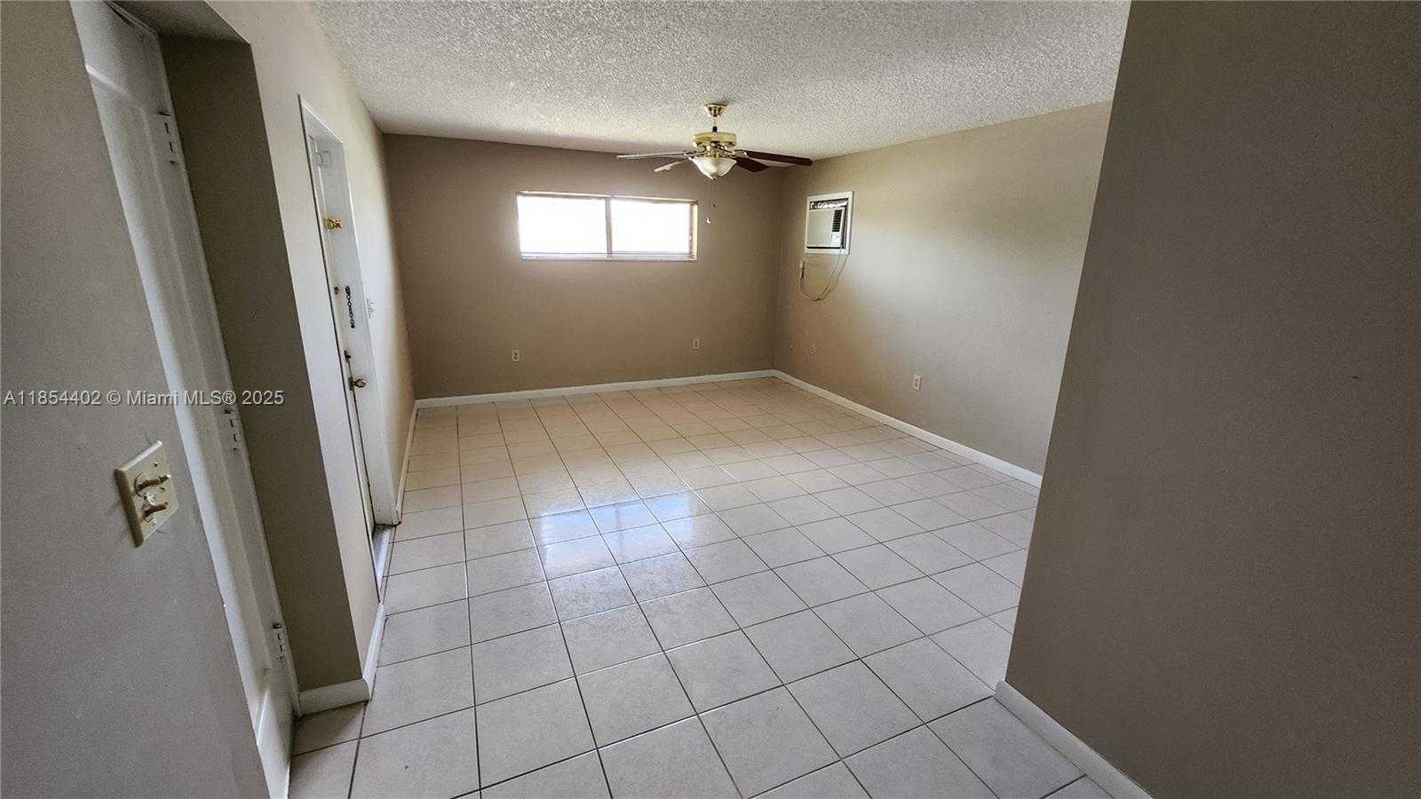 Small Image of 6241 NORTH WEST 110TH ST, Hialeah Number 13