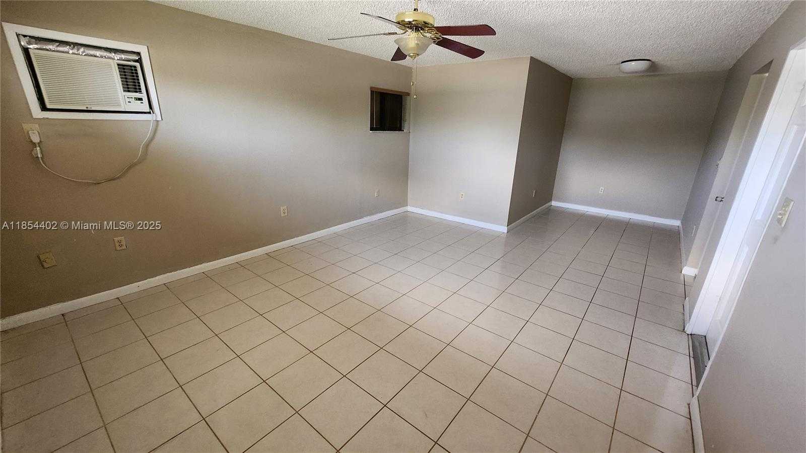 Small Image of 6241 NORTH WEST 110TH ST, Hialeah Number 15